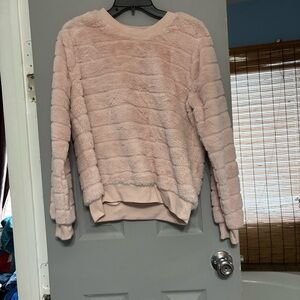 Almost Famous Plush Faux-Fur Crewneck Sweater in Light Pink